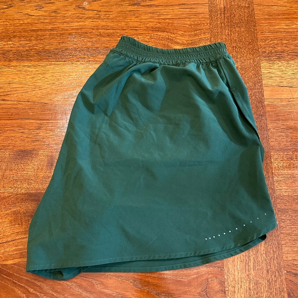 Zella Run In Women's Shorts, Green Mountain, Size Medium - Picture 2 of 7